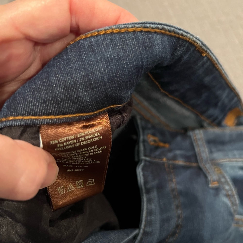Kut from the Kloth straight leg jeans, size 6. - Picture 5 of 6